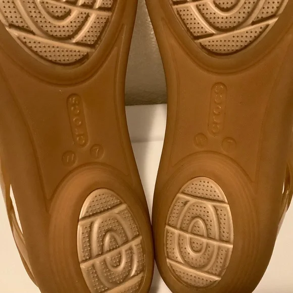 Crocs| Isabella Strappy Sandals, flexible Gemlite™ Straps Iconic Crocs Comfort 7 - Picture 9 of 11